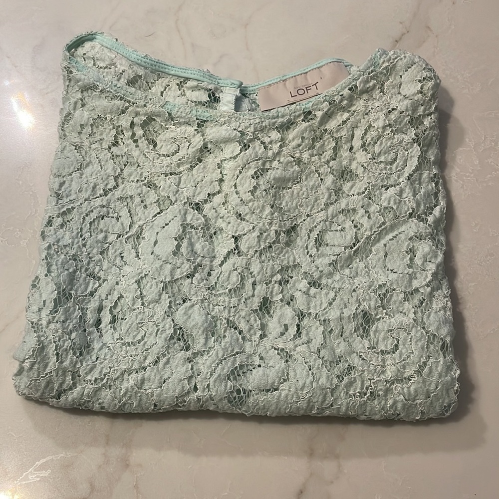 Ann Taylor LOFT MINT GREEN LACD TOP